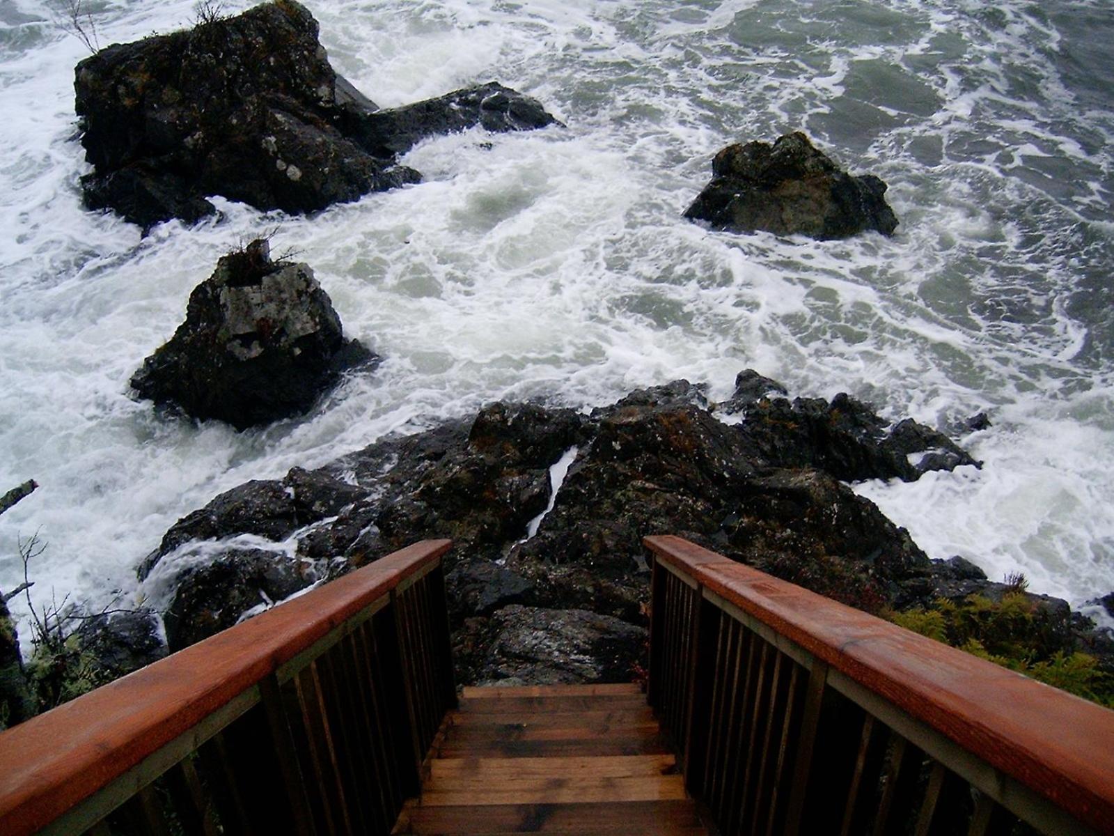 Reef Point Oceanfront Bed And Breakfast Ucluelet Esterno foto