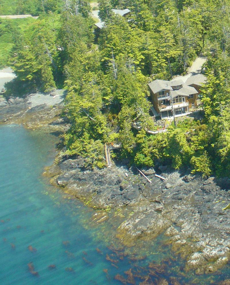 Reef Point Oceanfront Bed And Breakfast Ucluelet Esterno foto