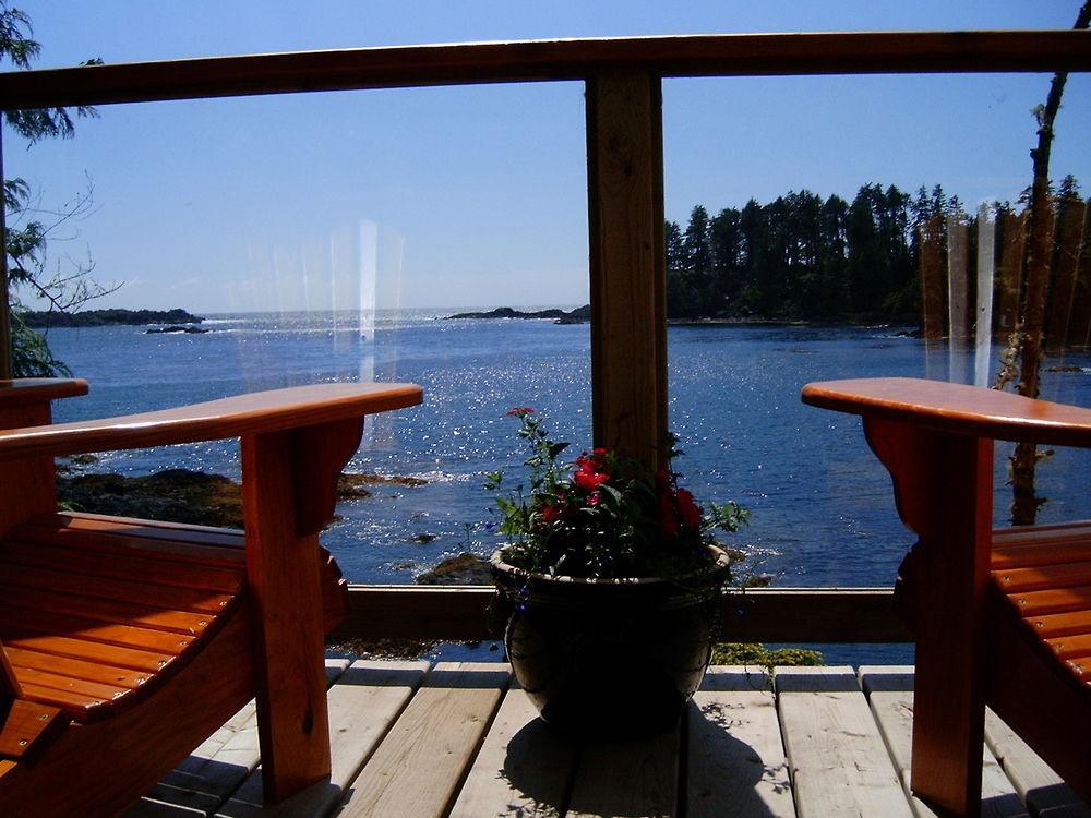 Reef Point Oceanfront Bed And Breakfast Ucluelet Esterno foto