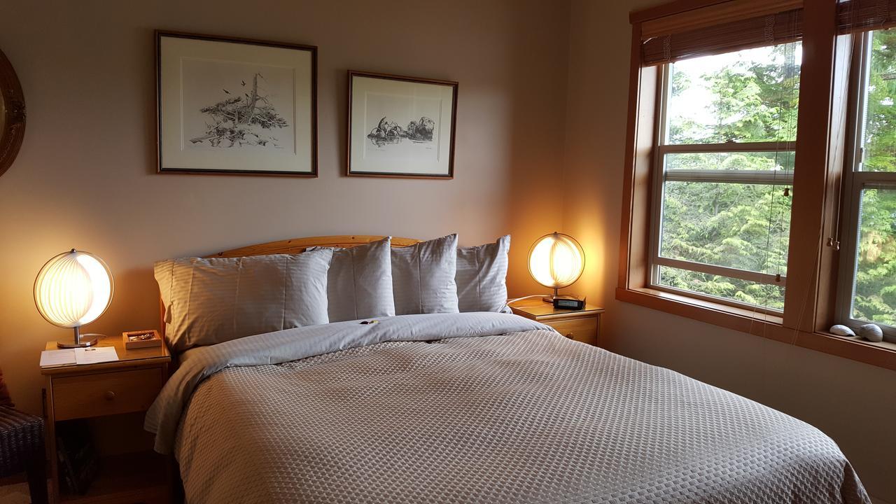 Reef Point Oceanfront Bed And Breakfast Ucluelet Esterno foto