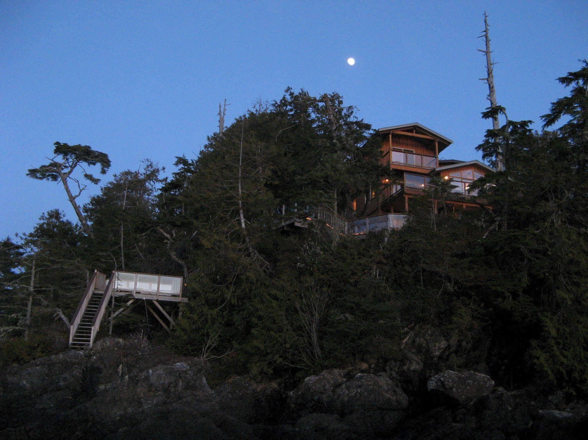 Reef Point Oceanfront Bed And Breakfast Ucluelet Esterno foto