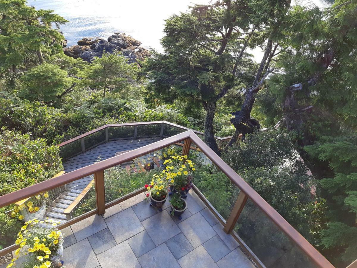 Reef Point Oceanfront Bed And Breakfast Ucluelet Esterno foto